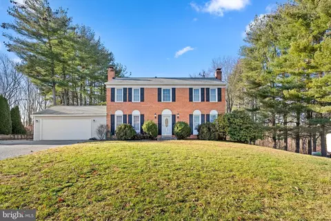 5390 View Point Ct, Sykesville, MD 21784
