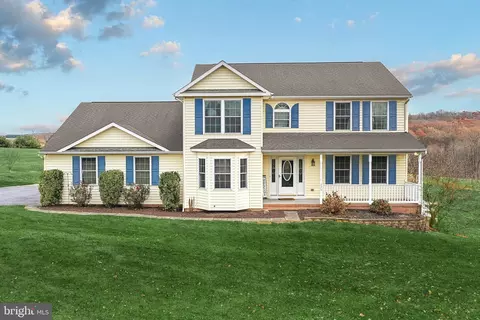 275 Greenfields Dr, Westminster, MD 21158 photo 2
