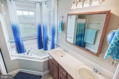 275 Greenfields Dr, Westminster, MD 21158 photo 14