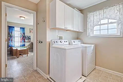 275 Greenfields Dr, Westminster, MD 21158 photo 8