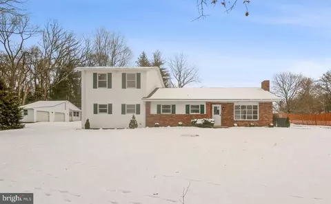 1743 Brodbeck Rd, Hampstead, MD 21074