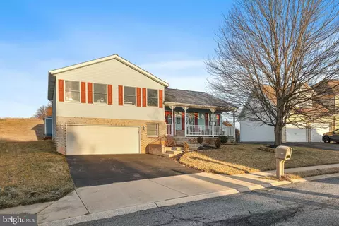 825 Snowfall Way, Westminster, MD 21157