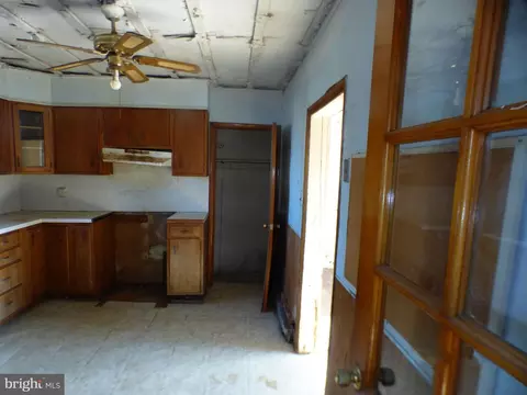 Entry Way - 1730 N Main St, Hampstead, MD 21074 photo 3 of 7