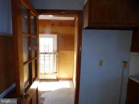 Entry Way - 1730 N Main St, Hampstead, MD 21074 photo 1 of 7