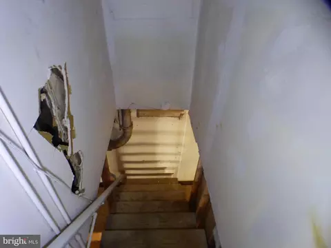 Entry Way - 1730 N Main St, Hampstead, MD 21074 photo 4 of 7