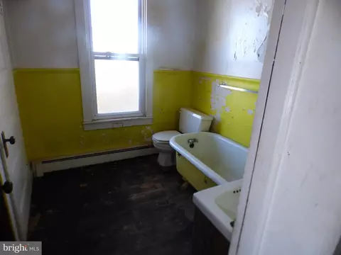 Bath - 1730 N Main St, Hampstead, MD 21074 photo 2 of 2
