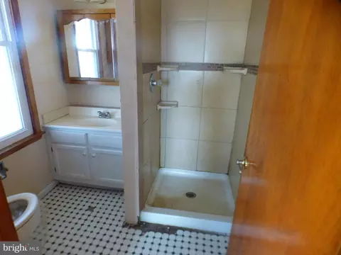 Bath - 1730 N Main St, Hampstead, MD 21074 photo 1 of 2