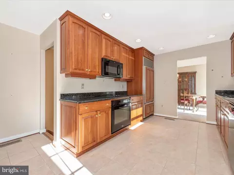 Kitchen - 4109 Teklen Dr, Westminster, MD 21157 photo 7 of 9