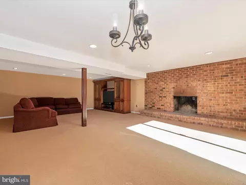 Living - 4109 Teklen Dr, Westminster, MD 21157 photo 6 of 7