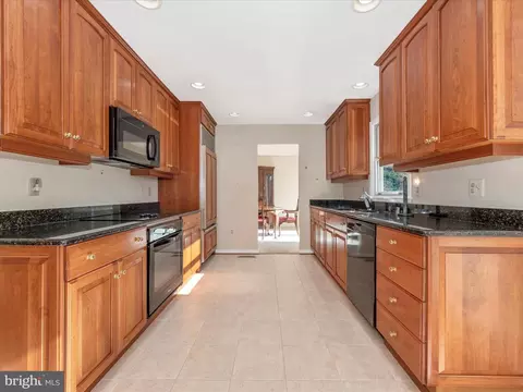 Kitchen - 4109 Teklen Dr, Westminster, MD 21157 photo 8 of 9