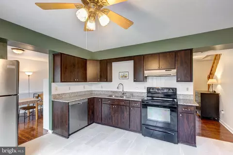 Kitchen - 4503 Rooster Tail Dr, Hampstead, MD 21074 photo 3 of 5