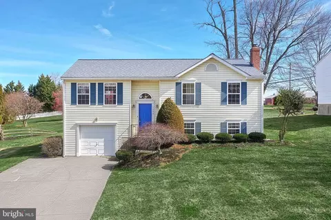 1353 Savannah Ct, Hampstead, MD 21074
