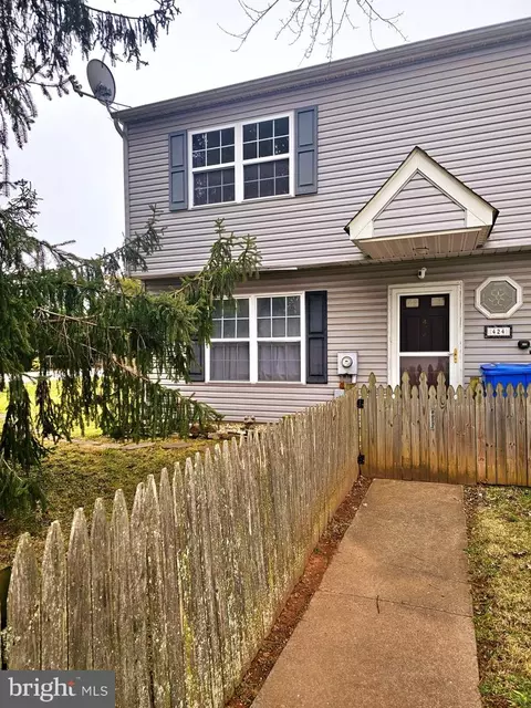 424 Red Tulip Ct, Taneytown, MD 21787