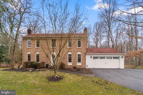 619 Tanglewood Dr, Sykesville, MD 21784