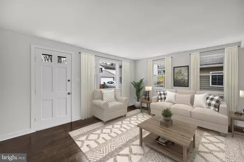 Living - 101 E Thomas St, Union Bridge, MD 21791 photo 1 of 4