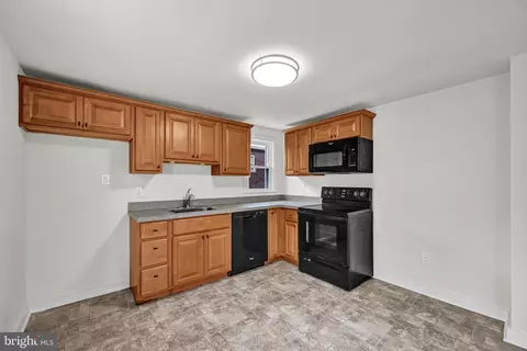 Kitchen - 101 E Thomas St, Union Bridge, MD 21791 photo 2 of 4