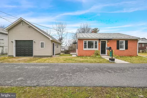Exterior - 101 E Thomas St, Union Bridge, MD 21791 photo 3 of 13