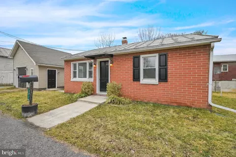Exterior - 101 E Thomas St, Union Bridge, MD 21791 photo 8 of 13