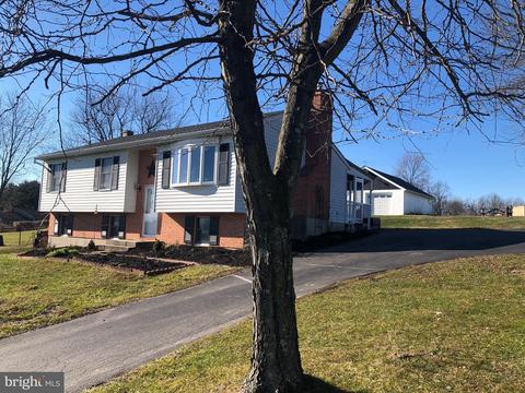 3152 Cardinal Dr, Westminster, MD 21157 photo 2