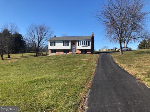 3152 Cardinal Dr, Westminster, MD 21157 photo 4