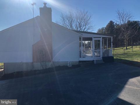 3152 Cardinal Dr, Westminster, MD 21157 photo 6