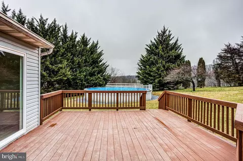 Exterior - 810 Knobs End Dr, Westminster, MD 21158 photo 3 of 4