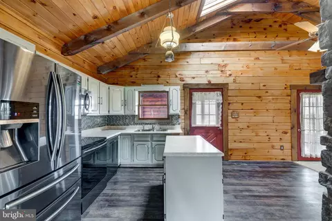 Kitchen - 2638 Baumgardner Rd, Westminster, MD 21158 photo 5 of 6