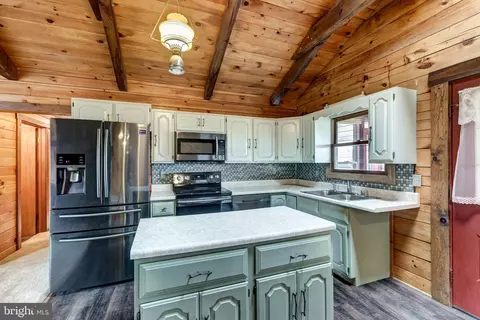 Kitchen - 2638 Baumgardner Rd, Westminster, MD 21158 photo 3 of 6