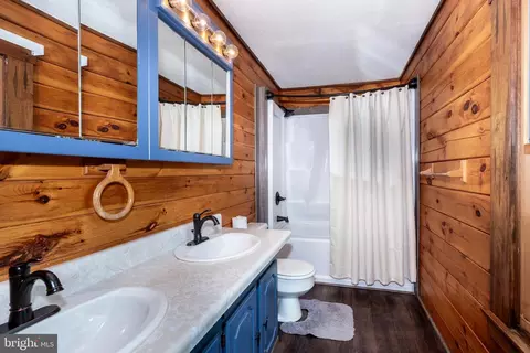 Bath - 2638 Baumgardner Rd, Westminster, MD 21158 photo 1 of 4