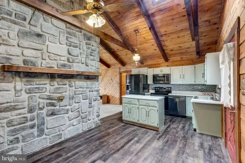 Kitchen - 2638 Baumgardner Rd, Westminster, MD 21158 photo 2 of 6