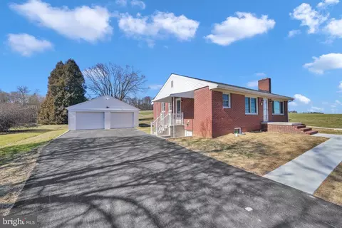 Exterior - 3566 Basler Rd, Hampstead, MD 21074 photo 8 of 11