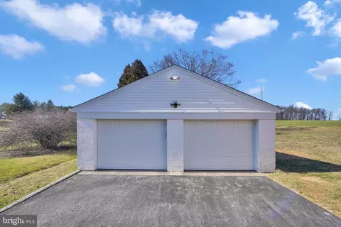 Exterior - 3566 Basler Rd, Hampstead, MD 21074 photo 7 of 11