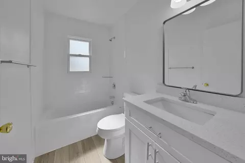Bath - 3566 Basler Rd, Hampstead, MD 21074 photo 1 of 2