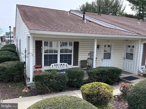1815 Vincenza Dr #H, Sykesville, MD 21784