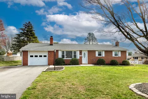 1011 Highfield Dr, Hampstead, MD 21074
