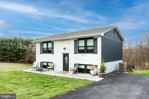 839 Chanter Dr, Westminster, MD 21157