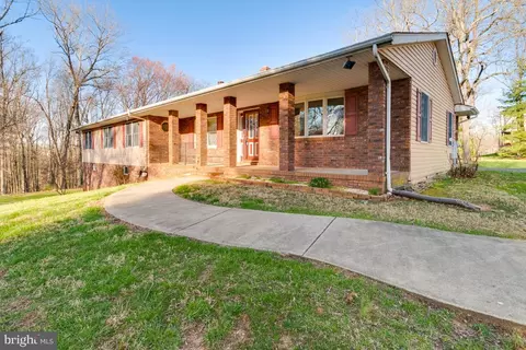 1994 Bennett Rd, Sykesville, MD 21784