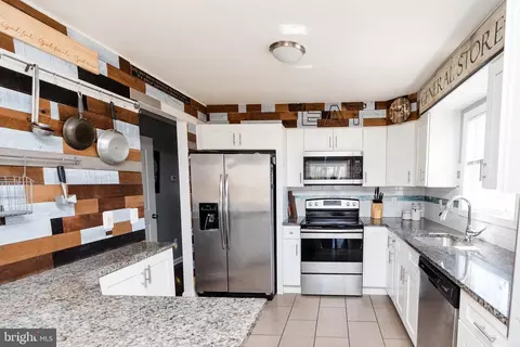 Kitchen - 193 Kirkhoff Rd, Westminster, MD 21158 photo 5 of 6