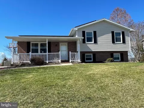 412 London Ct, Westminster, MD 21157
