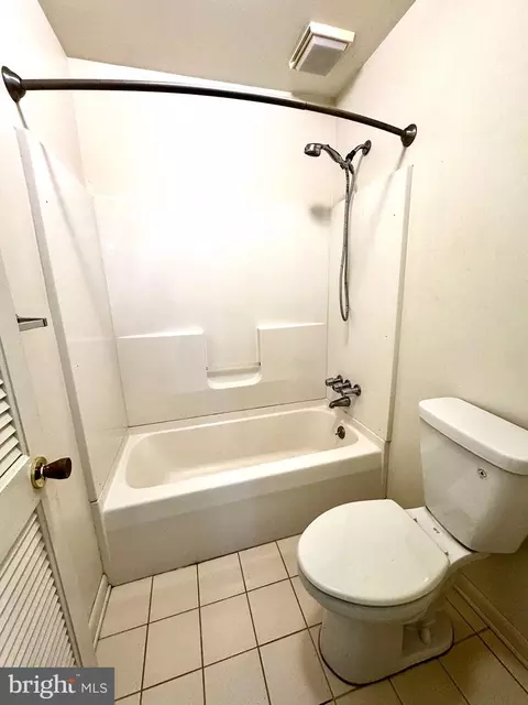 Bath - 324 Bishop Ct, Westminster, MD 21157 photo 3 of 3