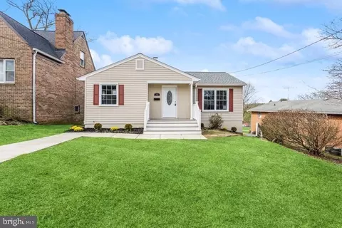 32 E George St, Westminster, MD 21157
