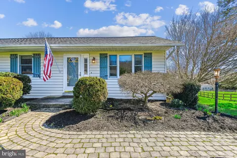 Exterior - 4517 Foxtail Rd, Hampstead, MD 21074 photo 8 of 15