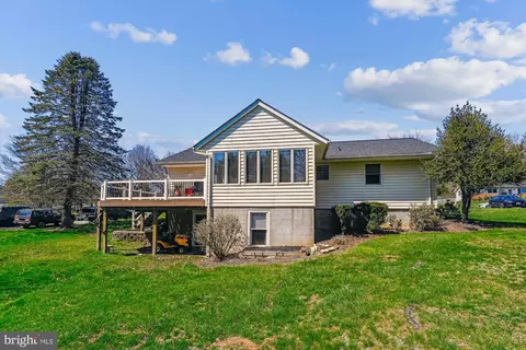 Exterior - 4517 Foxtail Rd, Hampstead, MD 21074 photo 4 of 15