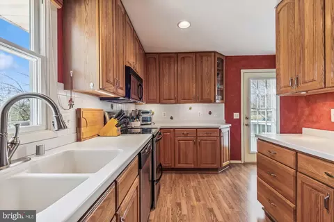 Kitchen - 4517 Foxtail Rd, Hampstead, MD 21074 photo 5 of 6