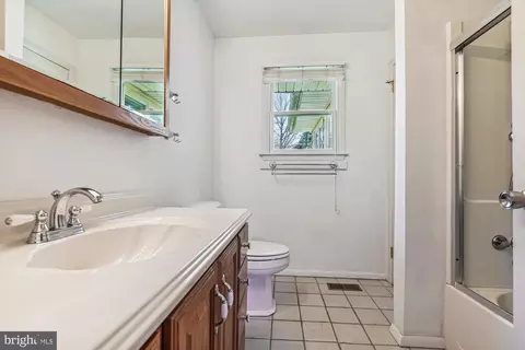 Bath - 4517 Foxtail Rd, Hampstead, MD 21074 photo 1 of 2