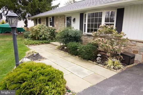 Exterior - 4817 Dave Rill Rd, Hampstead, MD 21074 photo 4 of 13