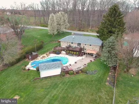 Exterior - 4817 Dave Rill Rd, Hampstead, MD 21074 photo 2 of 13