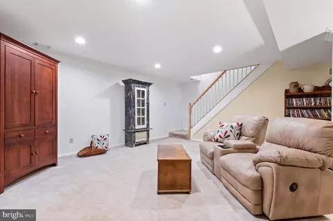 Living - 283 Stem Rd, Union Bridge, MD 21791 photo 4 of 8