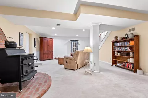 Living - 283 Stem Rd, Union Bridge, MD 21791 photo 5 of 8