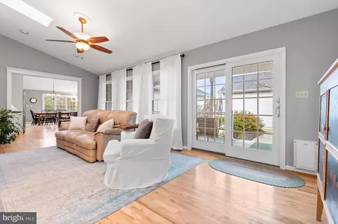 Living - 283 Stem Rd, Union Bridge, MD 21791 photo 2 of 8